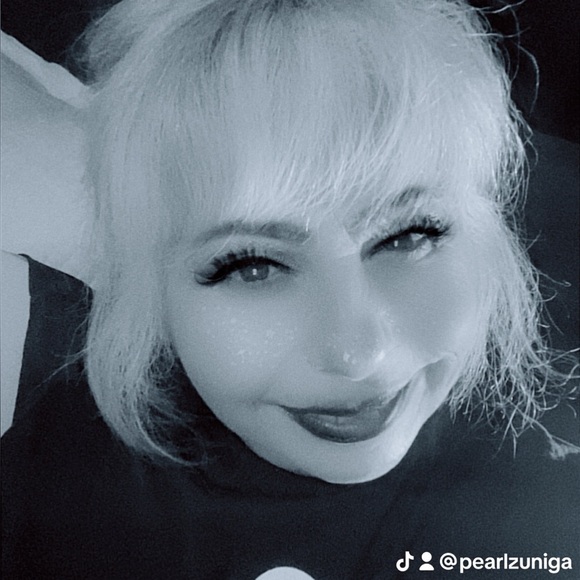 Meet your Posher, Pearl - Picture 2 of 2